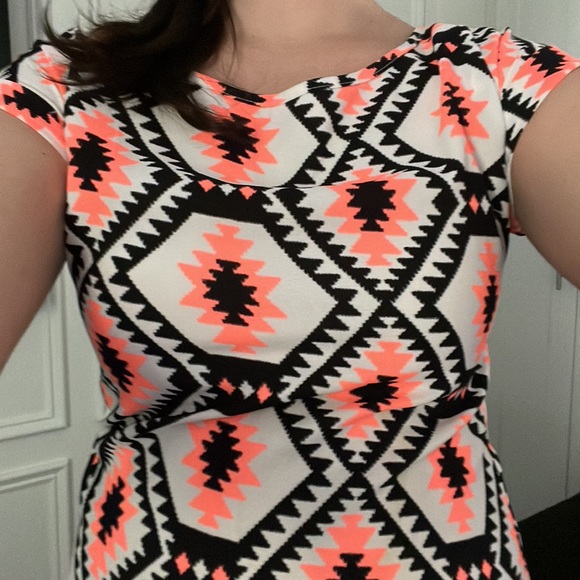 Fun summer dress - Picture 3 of 3